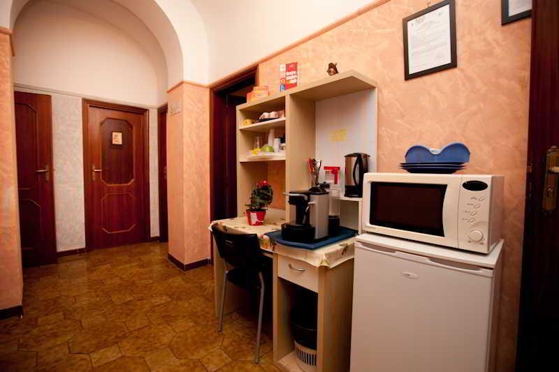 Trani B&T Rooms Рим Екстер'єр фото
