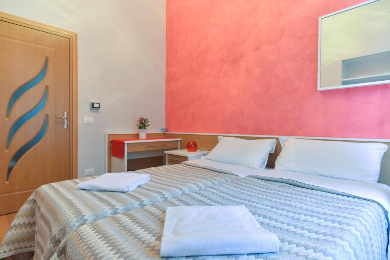 Trani B&T Rooms Рим Екстер'єр фото