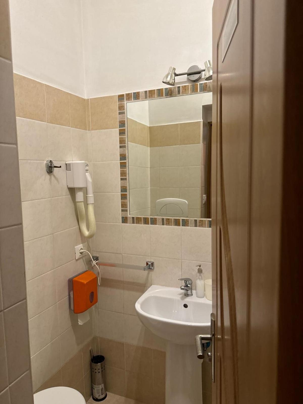 Trani B&T Rooms Рим Екстер'єр фото