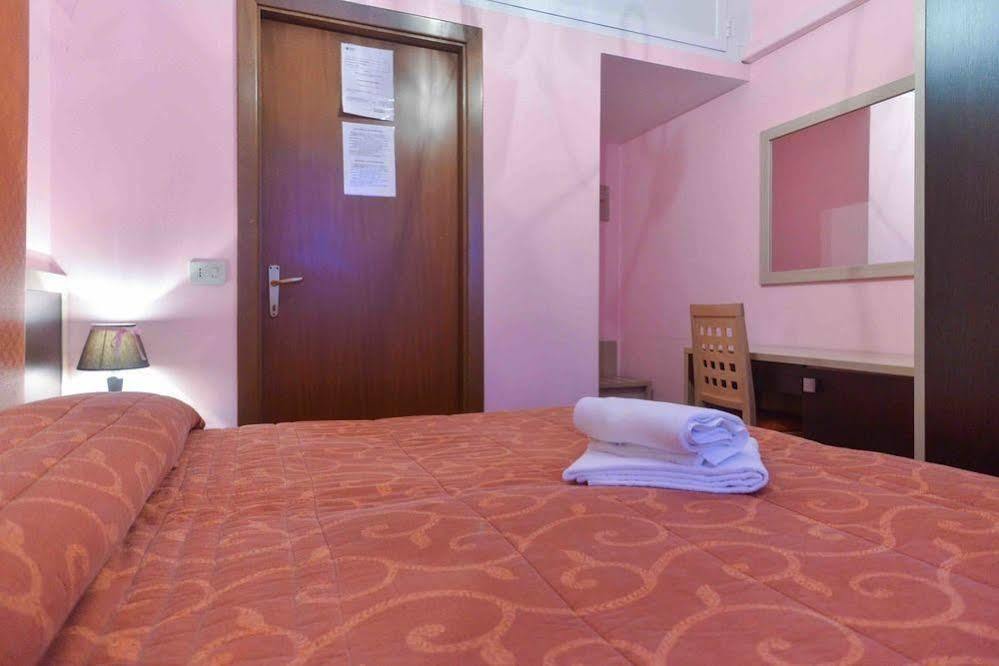 Trani B&T Rooms Рим Екстер'єр фото