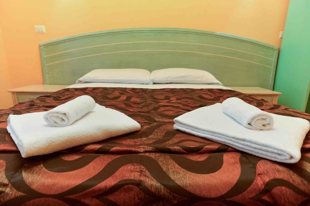 Trani B&T Rooms Рим Екстер'єр фото