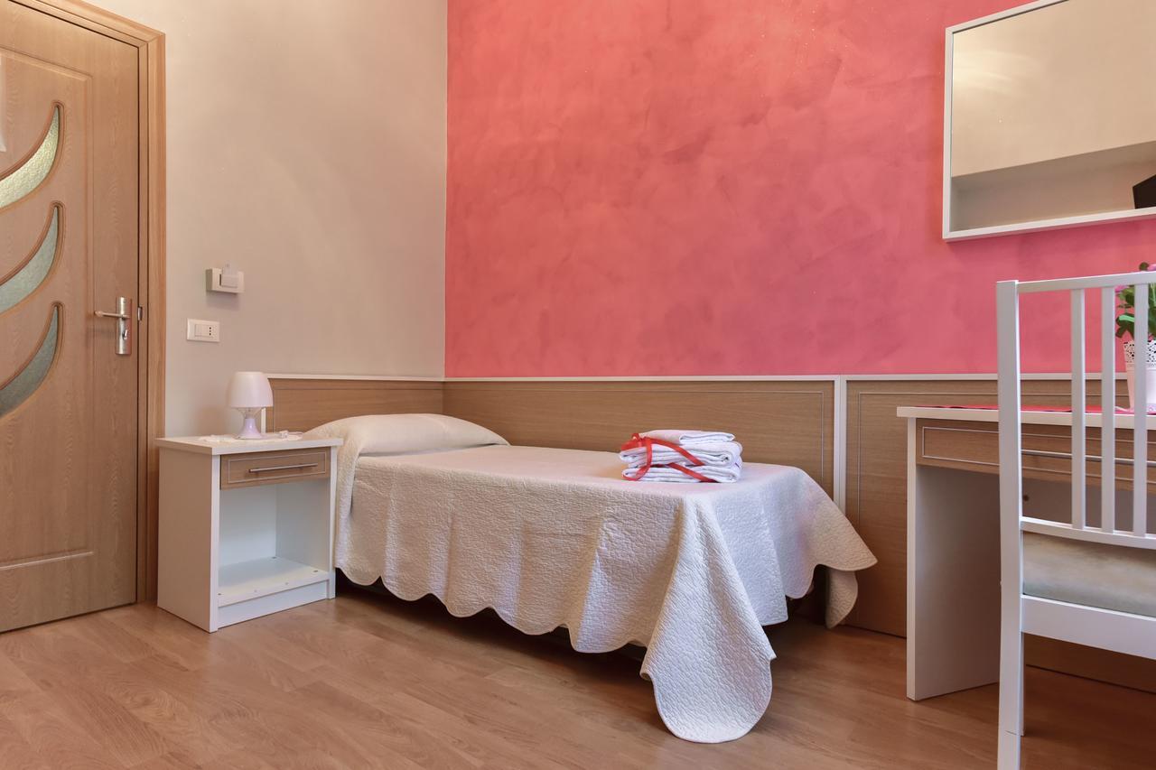 Trani B&T Rooms Рим Екстер'єр фото